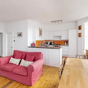 Stunning Georgian In Apartment